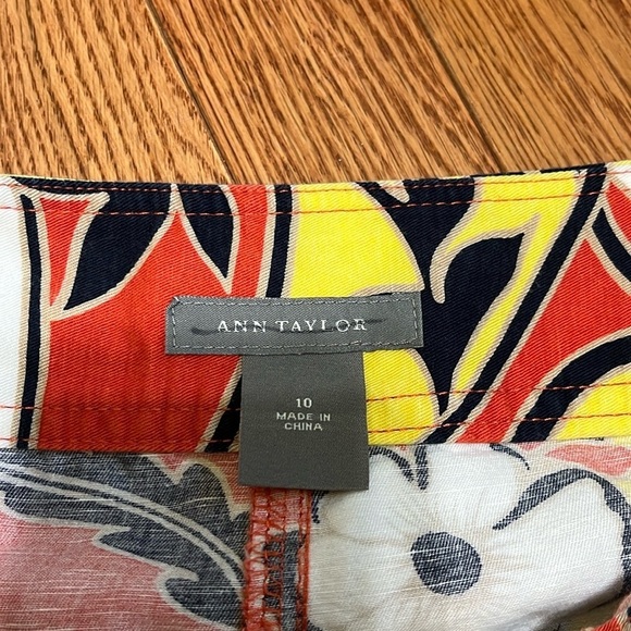 Ann Taylor Swirly/Floral Skirt Size 10 - Picture 5 of 9